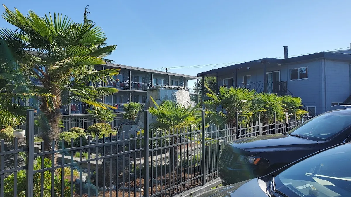 Port-O-Call Inn & Suites