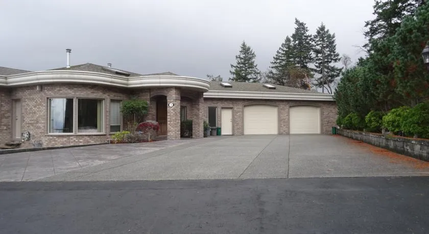 Gibralter Rock Ocean View B&B