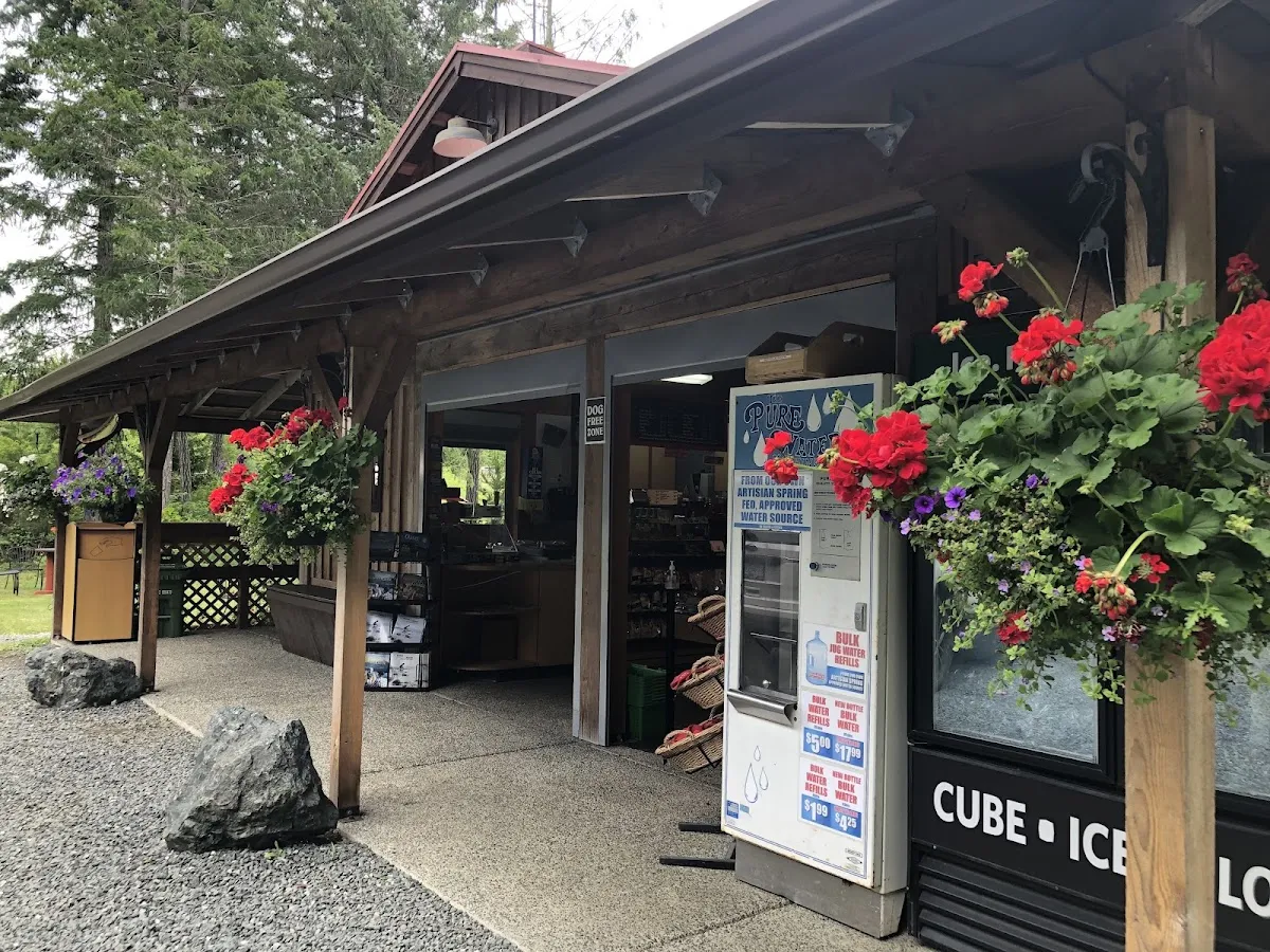 Pineridge RV Park & Farm